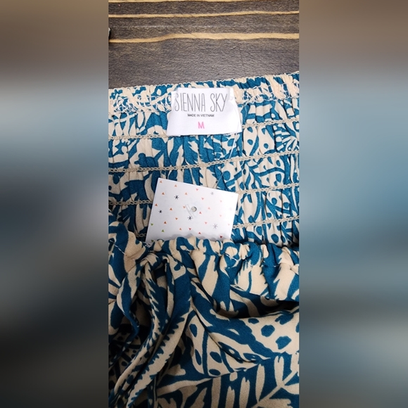 NWT Sienna Sky Hawaiian crop tank - Picture 3 of 6